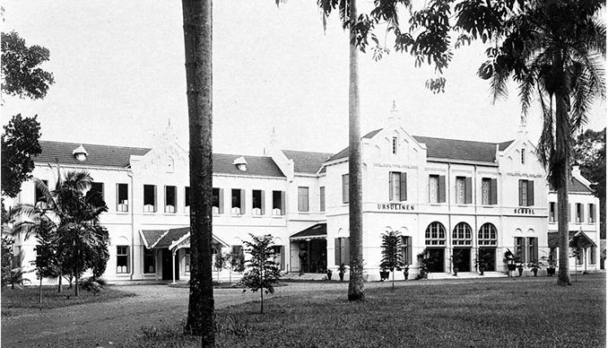 Bandung ca 1940. Het Ursulinen Klooster waar Georgine vanaf 1940 op school zat. Haar moeder woonde en pension bij de familie Anthonio {1940:Bandung}