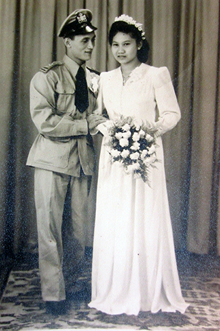 Bandung ca 1948. Georgine trouwt met Louis Leoni (Djombeng 1926 - Tilburg 1978). Binnen het huwelijk werden drie kinderen geboren {1950:Bandung}