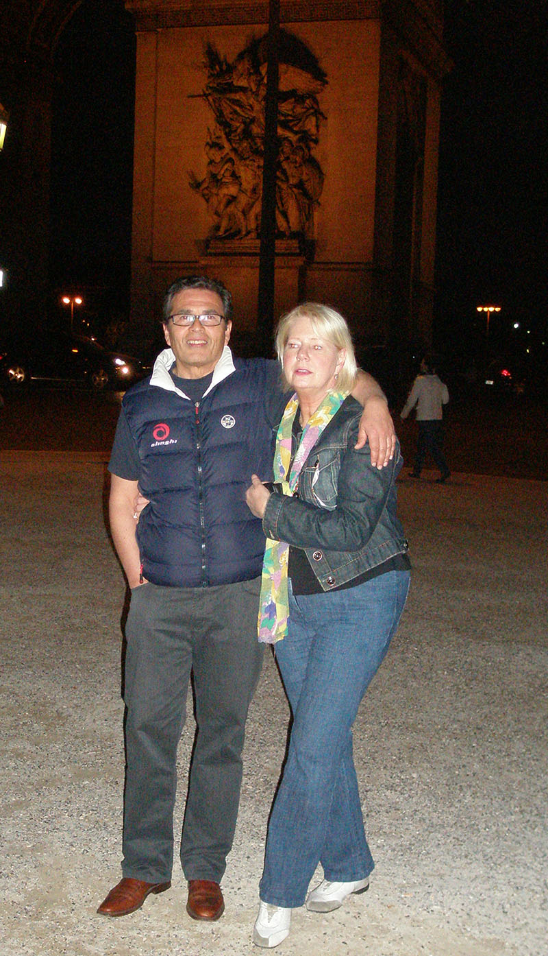 Harry met zijn vrouw in Parijs: het goede leven in 2011 foto Harry Elenbaas met vrouw, Parijs 2011