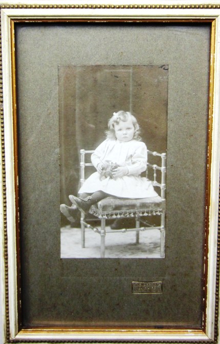 Mientje als vijfjarige {1903:Oss, Nederland}