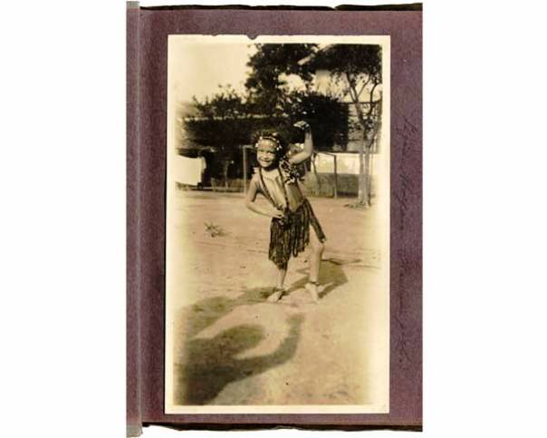 Lyke wordt geboren op de SF Medari bij Djokja {1924:Yogjakarta,Indonesië}